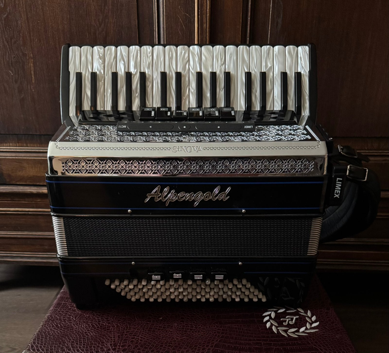 Alpengold sinova 96 bas accordeon met limex, Overige merken, Met riemen, Ophalen of Verzenden, Zo goed als nieuw