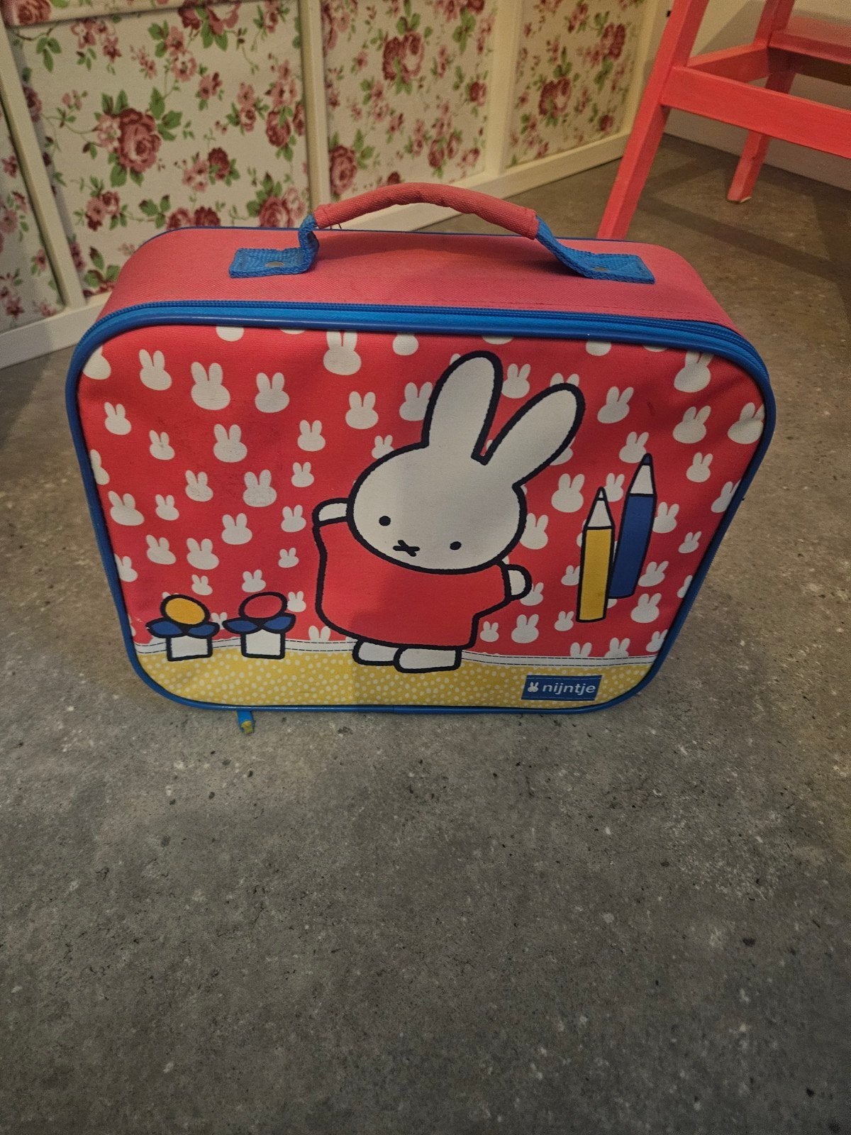 Nijntje lunchtas/opbergtas rood met blauwe accenten, Ophalen, Jongen of Meisje