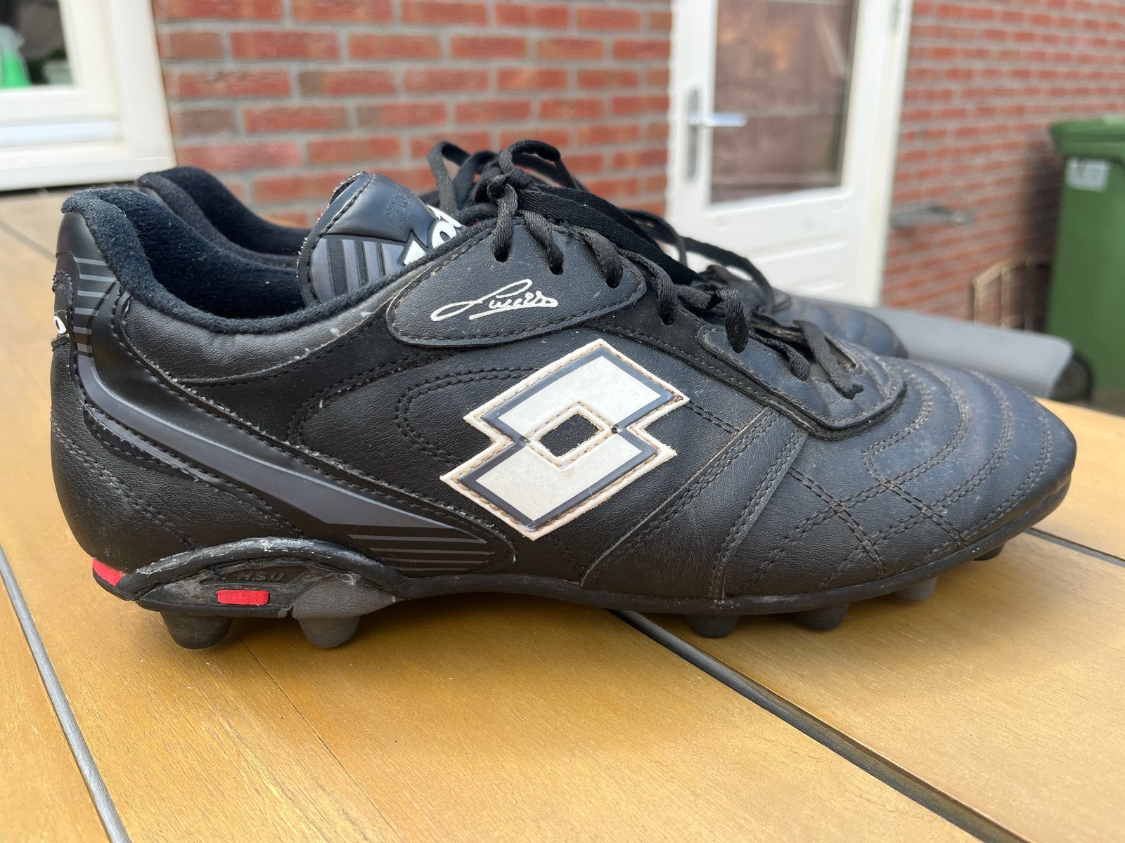 Lotto voetbalschoenen - Maat 42,5, Sport en Fitness, Voetbal, Ophalen of Verzenden, Gebruikt, Schoenen