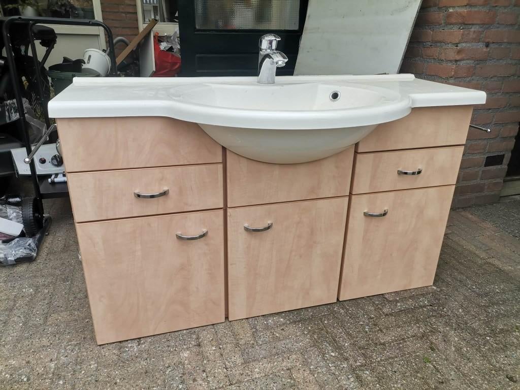 Badkamerkast, Ophalen, (Half)hoge kast, 100 tot 150 cm, Zo goed als nieuw