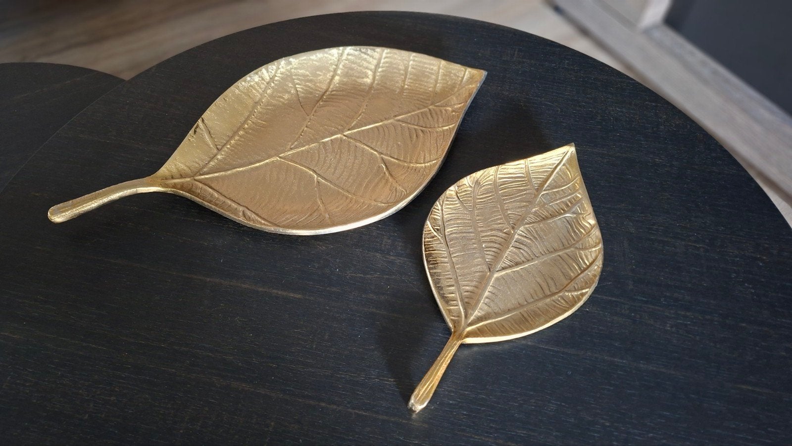 Decoratieve gouden bladvormige schalen (set van 2), Ophalen, Zo goed als nieuw, Goud, Metaal