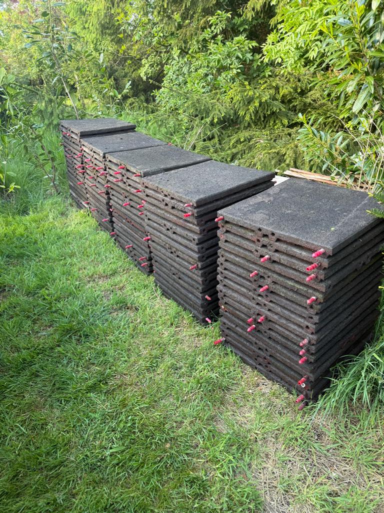 50x50x4 Rubberen tegels voor speelplaats/garage/gym/terras, Ophalen of Verzenden, Zo goed als nieuw, Rubber, Overige typen