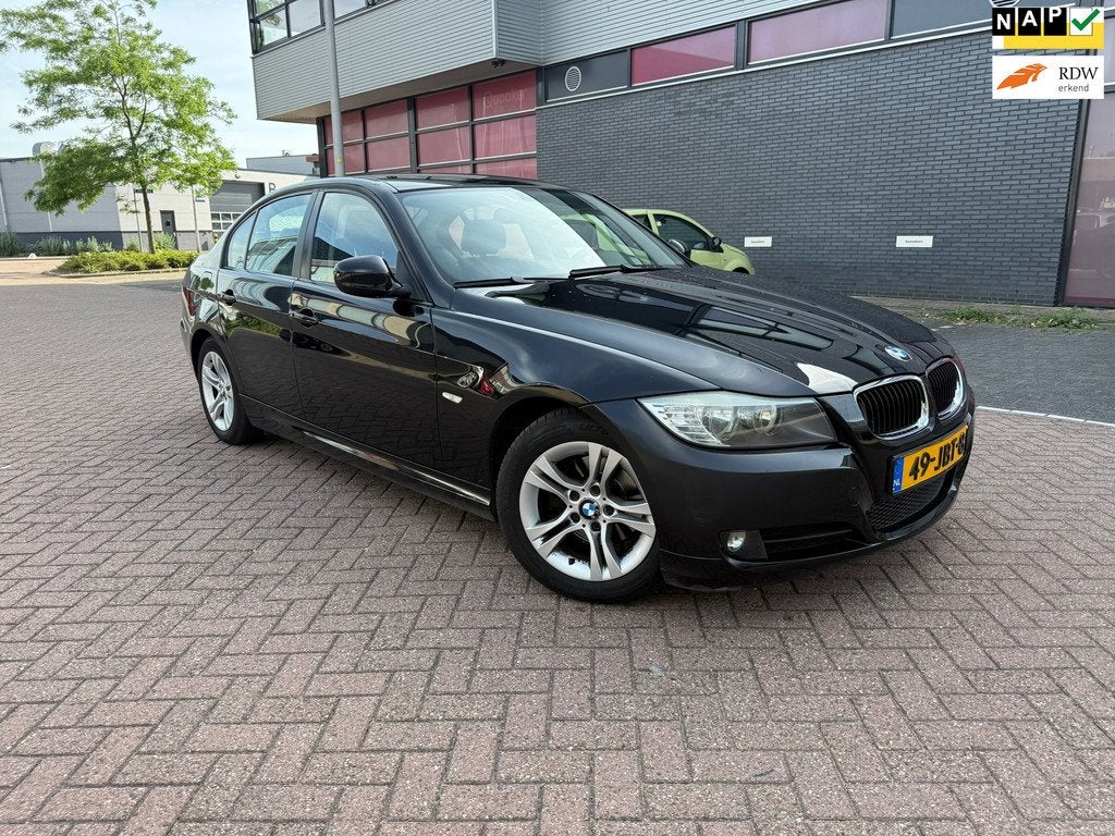 BMW 3-serie 318i Business Line Volledig onderhouden AUTOMAAT, Automaat, Achterwielaandrijving, 1995 cc, Zwart