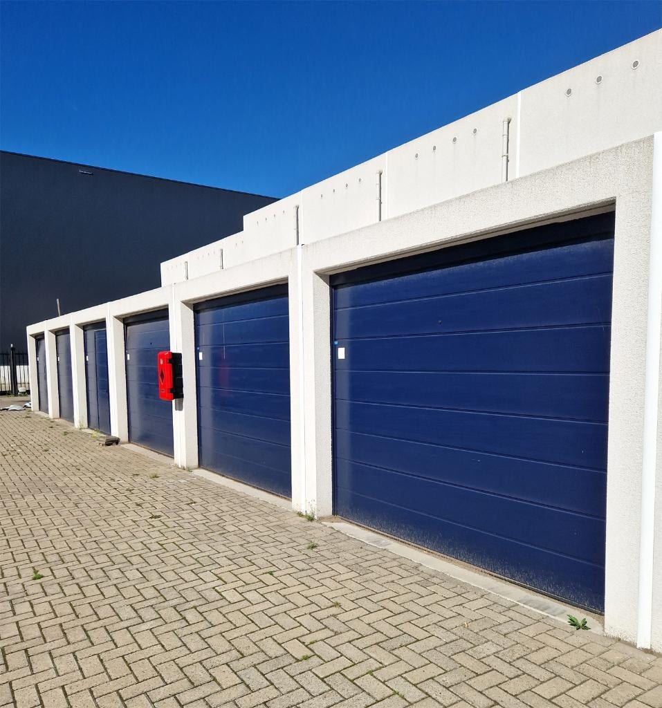 Te huur bedrijfsunit / loods / garagebox met elektra + wc, 16 m², Huur, Bedrijfsruimte