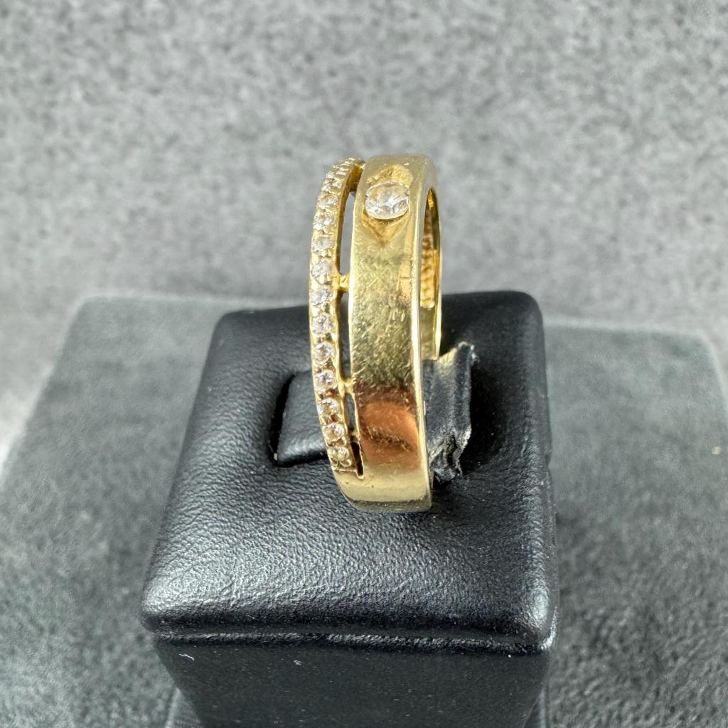 Gouden Ring | 14k | 3,7g | bandring zirkonia | mt18 | 407138, Sieraden, Tassen en Uiterlijk, Ringen, Gebruikt, Ophalen of Verzenden