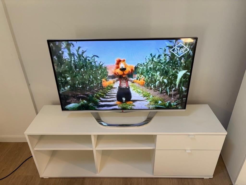 VIHALS TV-meubel/TV-kast, wit, 146x37x50cm (goede staat), Huis en Inrichting, Kasten | Televisiemeubels, Ophalen, Gebruikt, 100 tot 150 cm