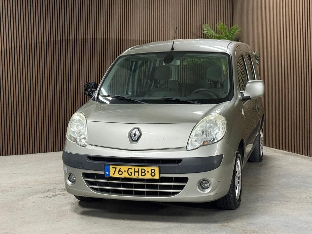 Renault Kangoo Family 1.6-16V Expression (bj 2008), Auto's, Gebruikt, 4 cilinders, Origineel Nederlands, Handgeschakeld