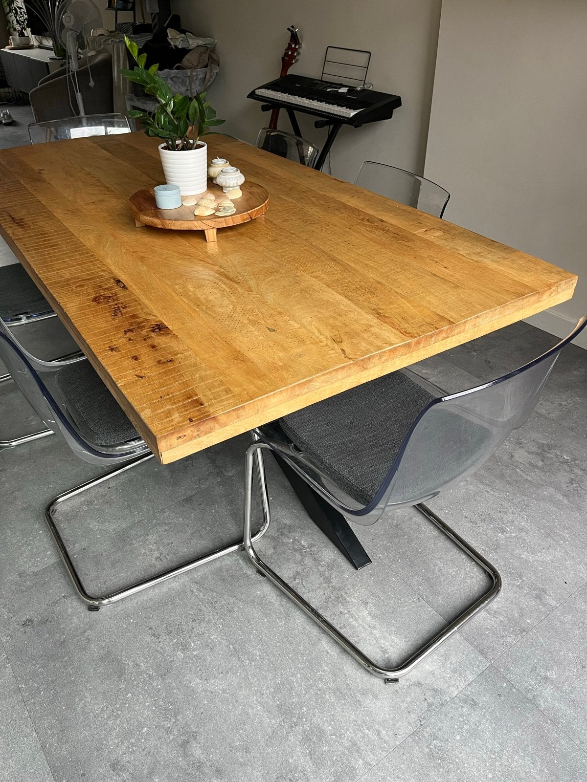 Houten eettafel met 6 transparante eetstoelen., Ophalen, Gebruikt, 100 tot 150 cm, Eikenhout