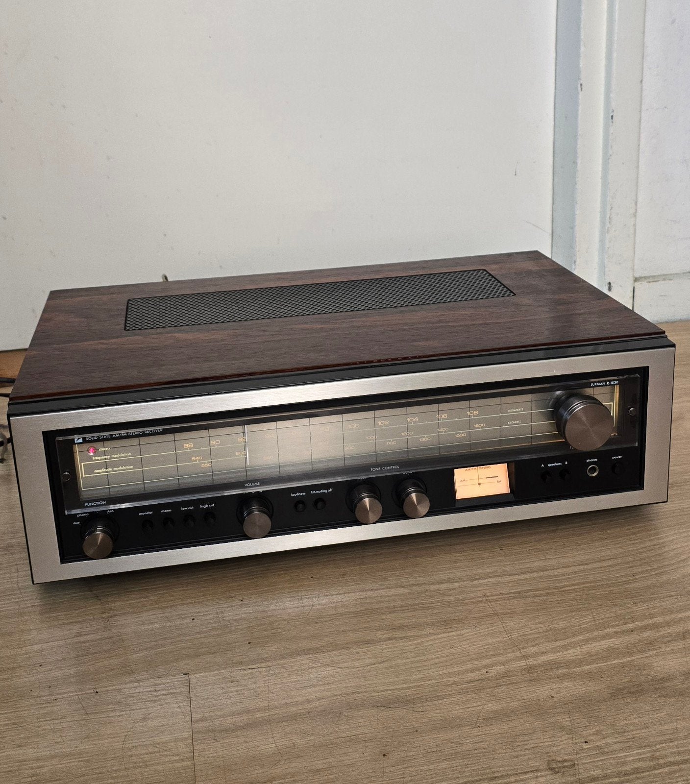 Luxman R-1030 Stereo Receiver - Vintage Hifi, Overige merken, Gebruikt, Ophalen of Verzenden, 120 watt of meer