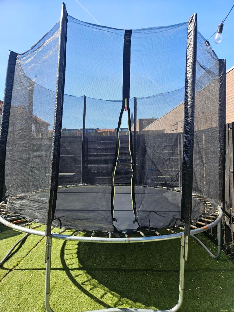 Trampoline 305, Ophalen