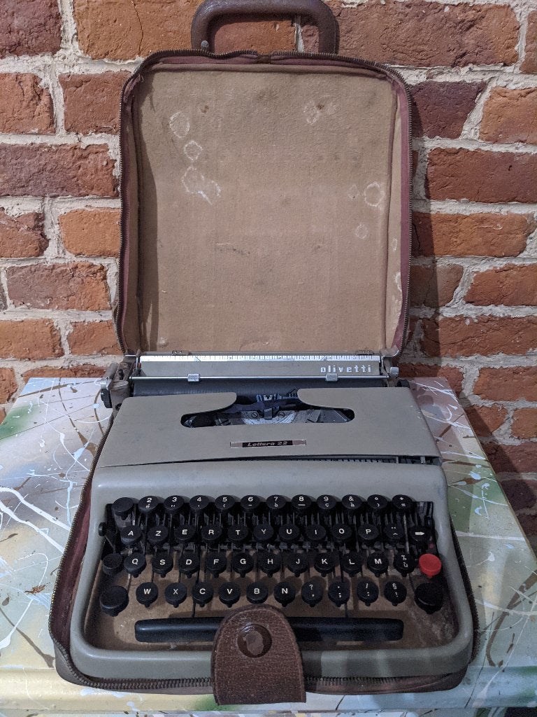 Olivetti Lettera 22 – Vintage typemachine, Ophalen of Verzenden, Gebruikt