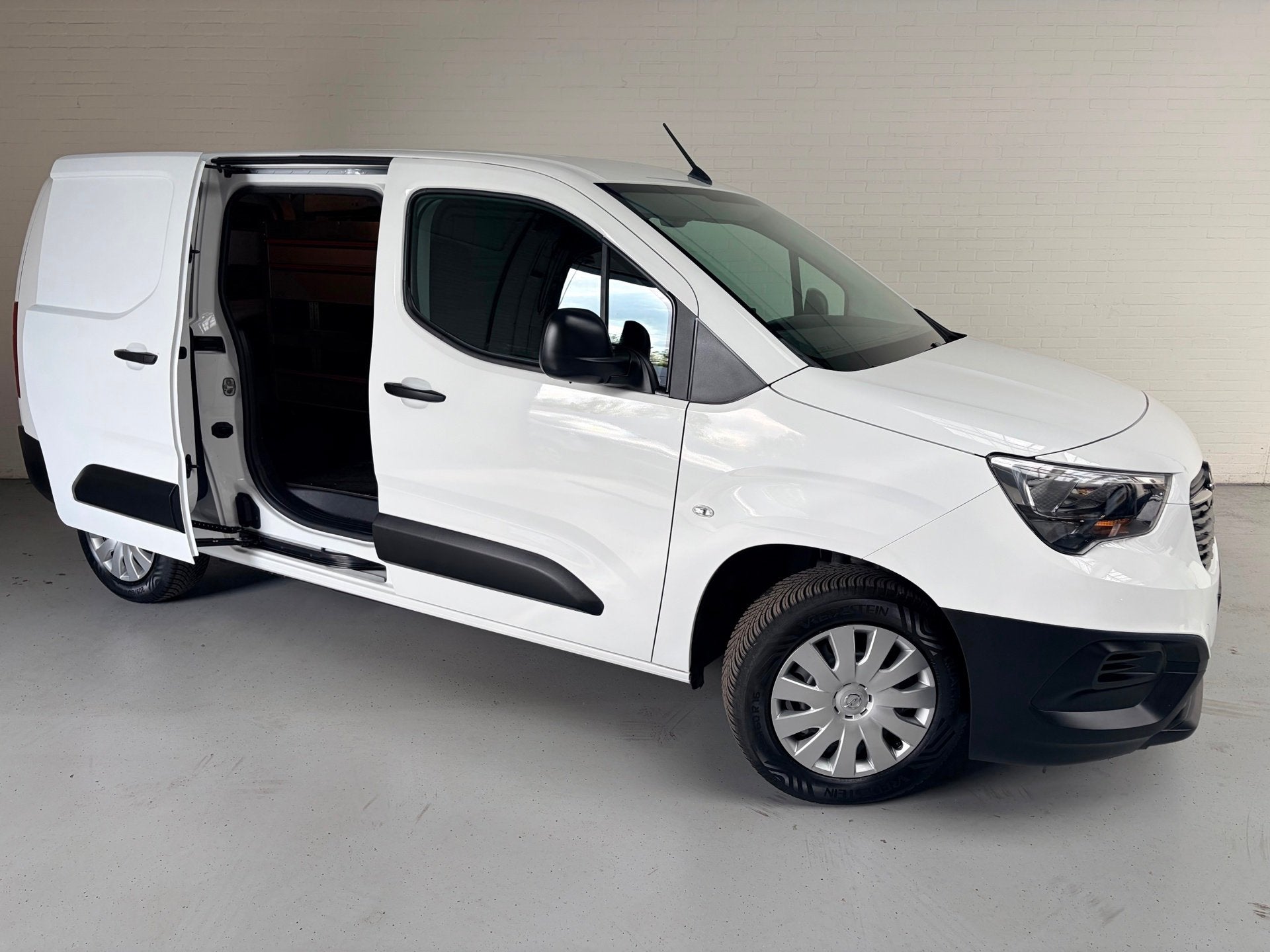 Opel Combo 1.5D 100pk euro6 L2H1 Edition, Airco, Groot Navig, Auto's, Bestelauto's, Voorwielaandrijving, Dealer onderhouden, Stof