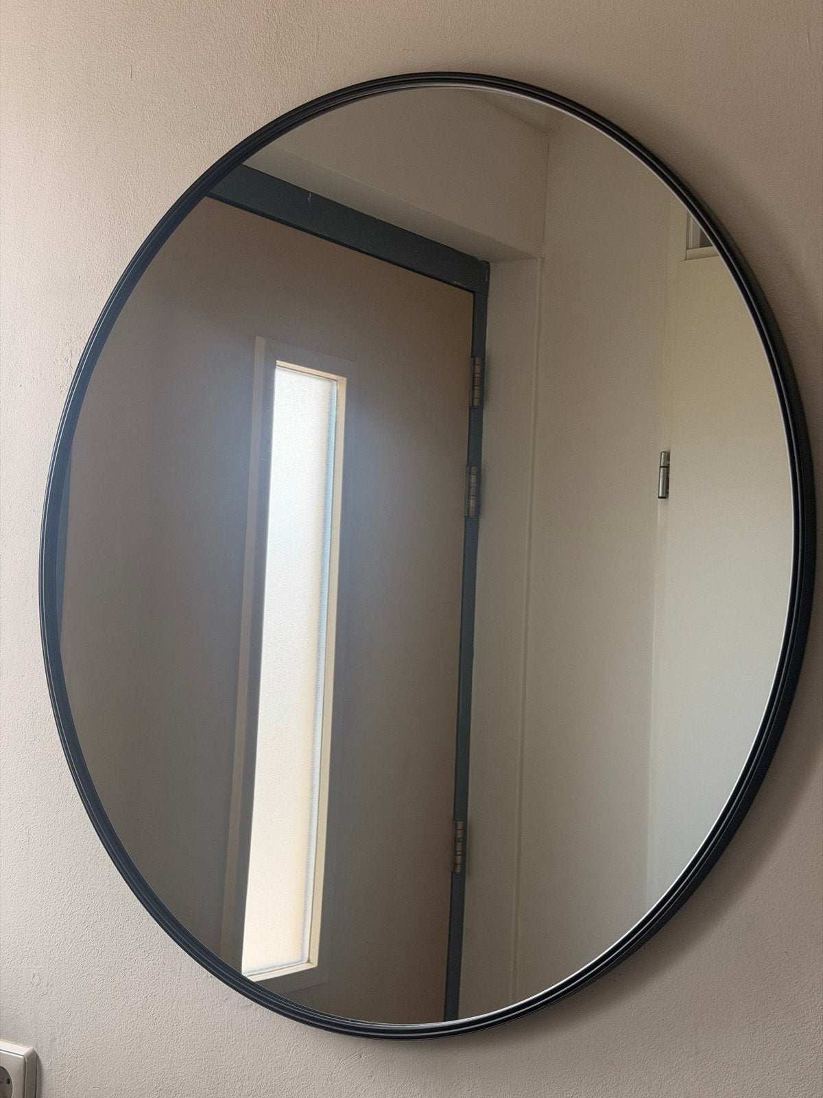 Ronde spiegel met zwarte rand, Huis en Inrichting, Woonaccessoires | Spiegels, Ophalen, Rond, Zo goed als nieuw, 75 tot 100 cm