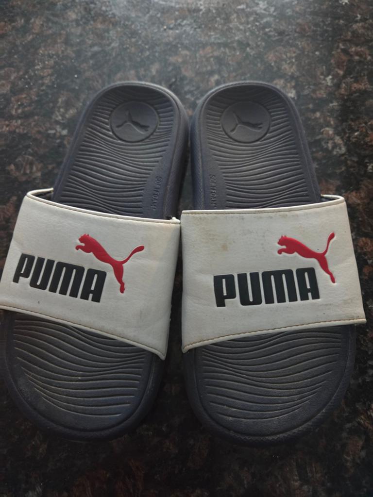 Puma slippers US maat 5 (36), Kinderen en Baby's, Kinderkleding | Schoenen en Sokken, Gebruikt, Jongen of Meisje, Ophalen of Verzenden