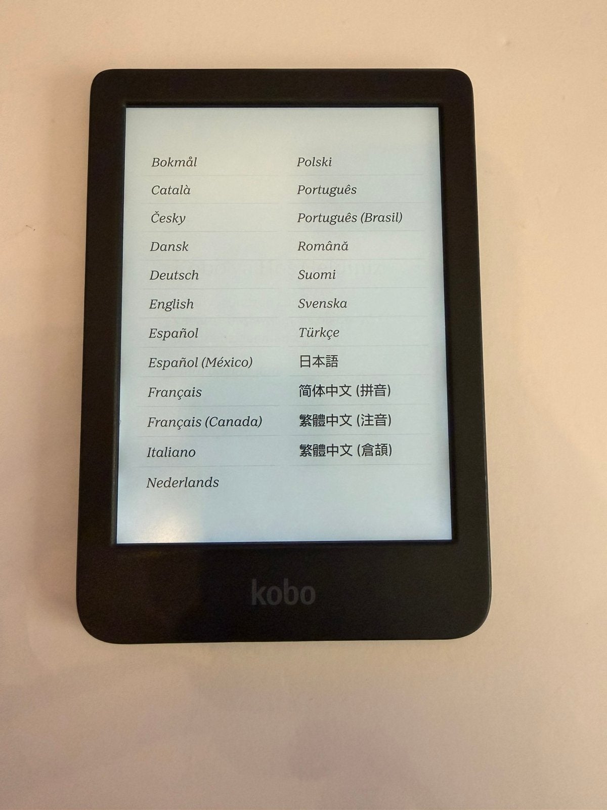 Kobo Clara BW als nieuw | Nieuwe Kobo SleepCover | Garantie, Computers en Software, E-readers, Verzenden, Kobo, Zo goed als nieuw