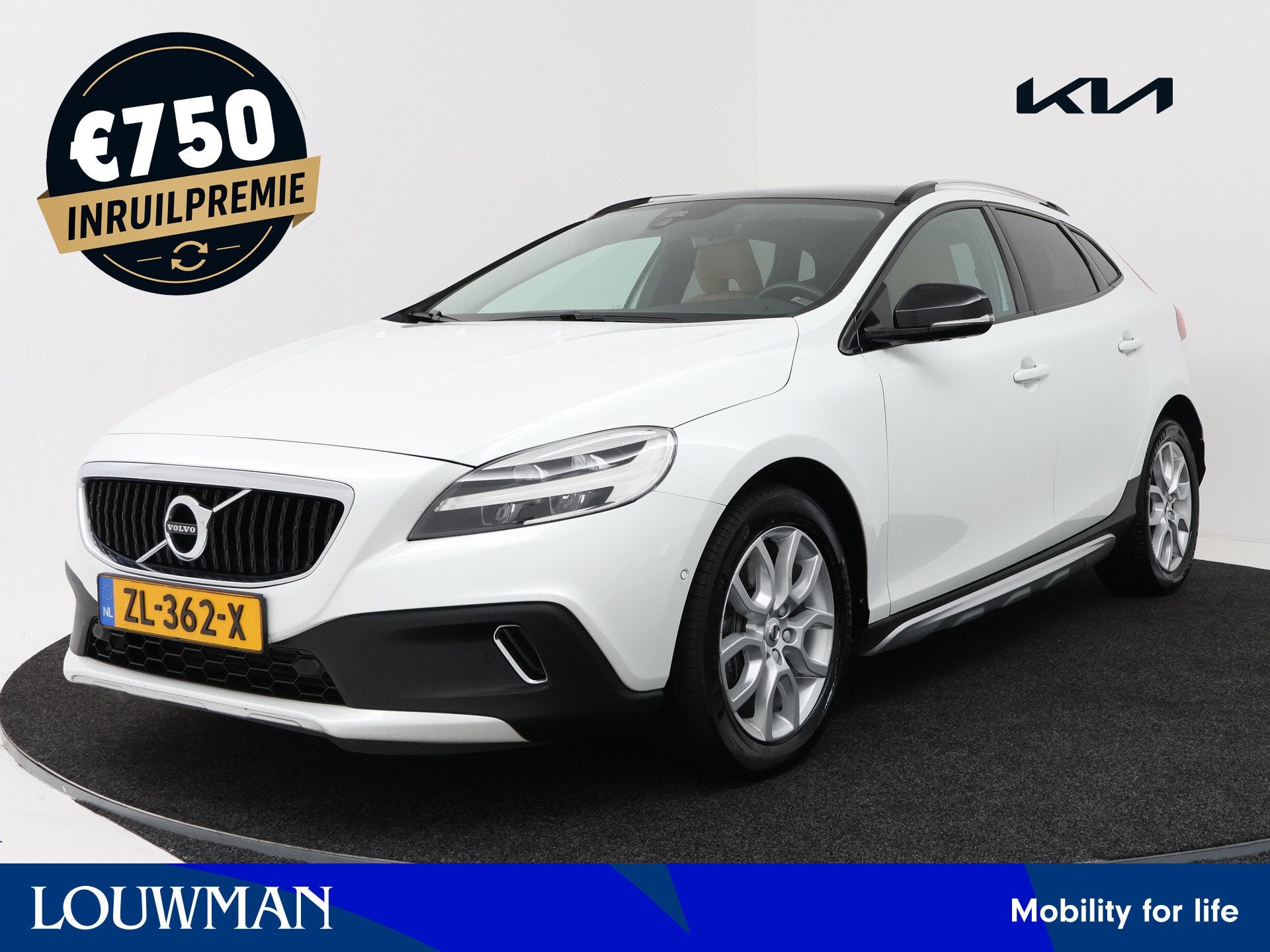 Volvo V40 Cross Country 1.5 T3 Polar+ Luxury | Panoramadak |, 12 maanden, 4 cilinders, Automatische klimaatregeling, Wit
