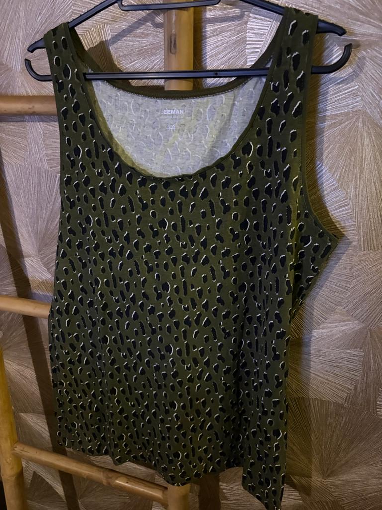 Zeeman Dames Shirt Maat 42/44 - Groen met print, Kleding | Dames, T-shirts, Maat 42/44 (L), Ophalen of Verzenden, Zonder mouw