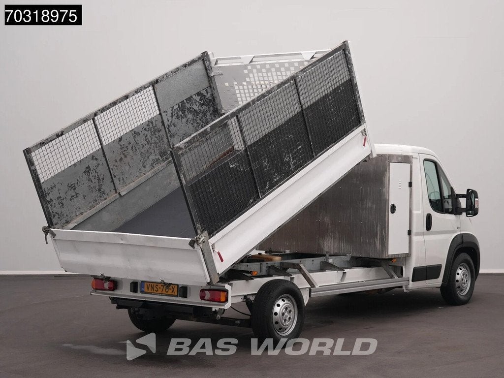 Peugeot Boxer 160PK Kipper met Kist Trekhaak Airco Euro6 Tip, Stof, Gebruikt, Euro 6, 4 cilinders