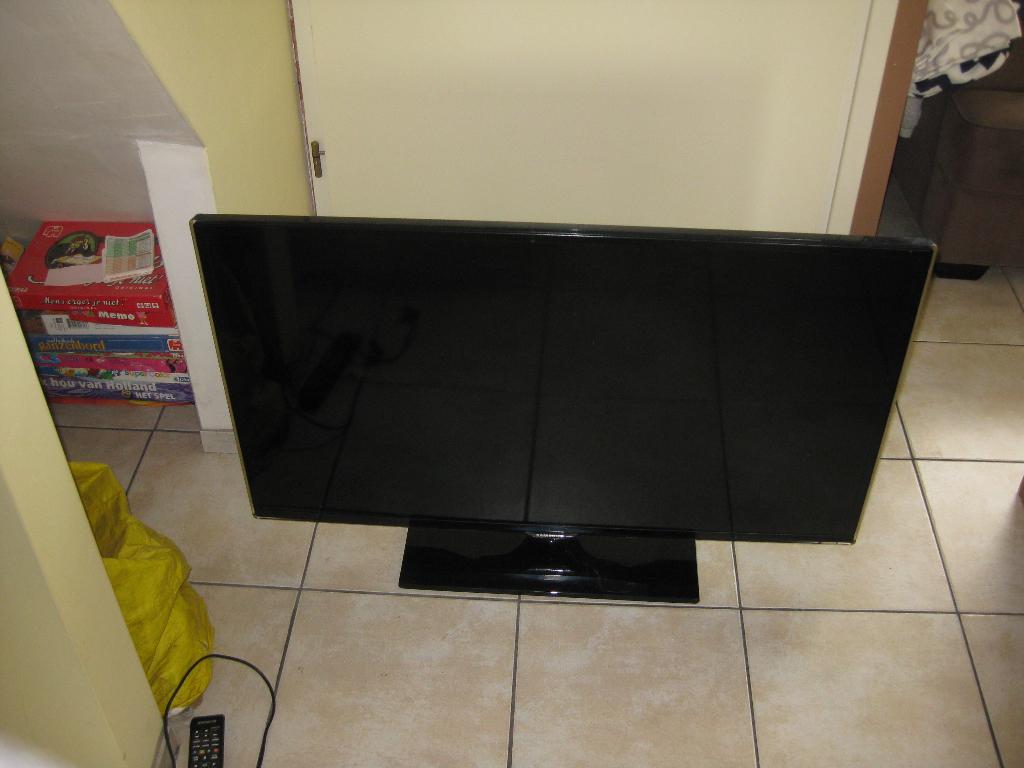 Samsung Smart TV - Gebruikt, Goede Staat, Audio, Tv en Foto, Televisies, Ophalen, 50 Hz, Samsung, 100 cm of meer