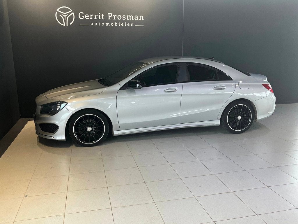 Mercedes-Benz CLA-klasse 180 Edition 1 AMG en SPORTPAKKET, Auto's, Voorwielaandrijving, CLA, Gebruikt, 4 cilinders