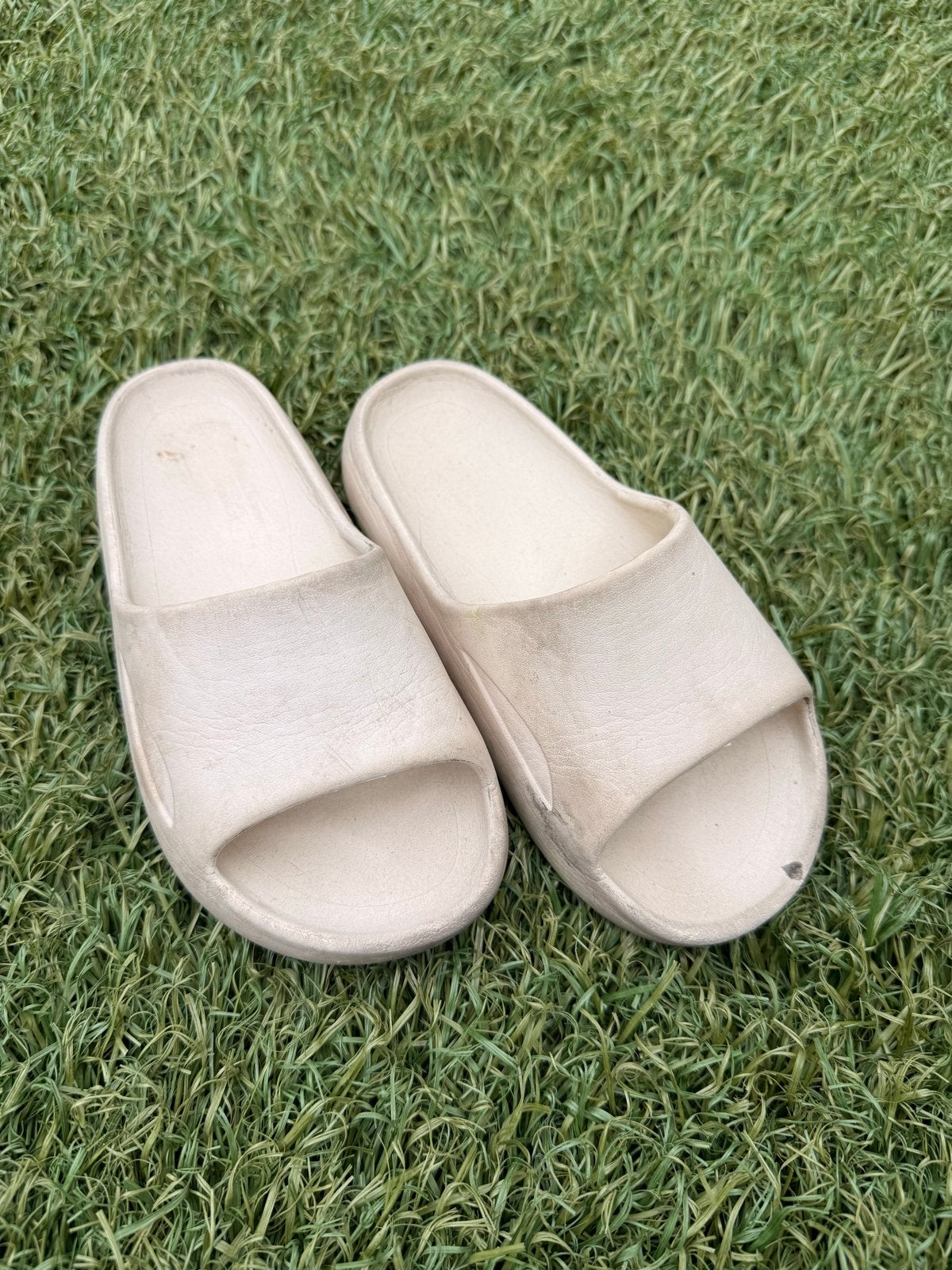 LC Waikiki Slippers Maat 29-30, Ophalen of Verzenden, Gebruikt, Jongen of Meisje, Overige typen