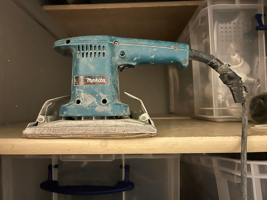 Makita BO3700 Vlakschuurmachine - Gebruikt, Doe-het-zelf en Verbouw, Ophalen of Verzenden, Gebruikt, Minder dan 600 watt, Vlakschuurmachine