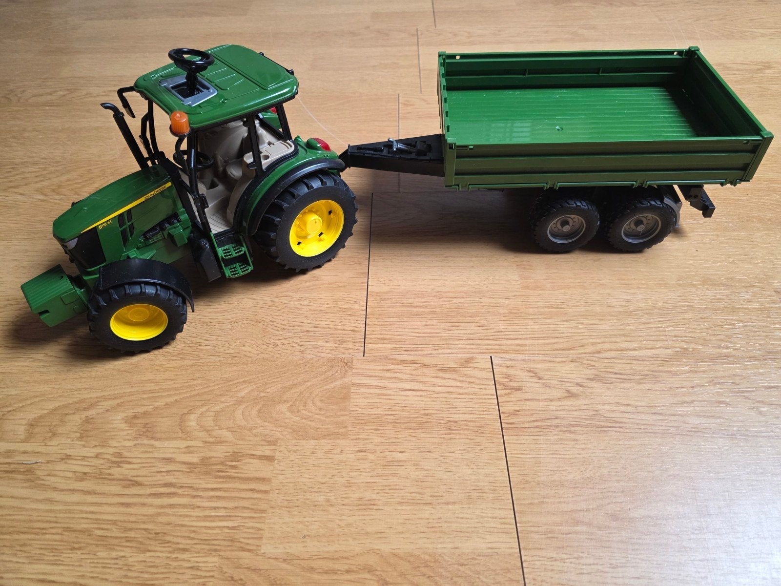 Tractor met kar Bruder, Ophalen, Zo goed als nieuw