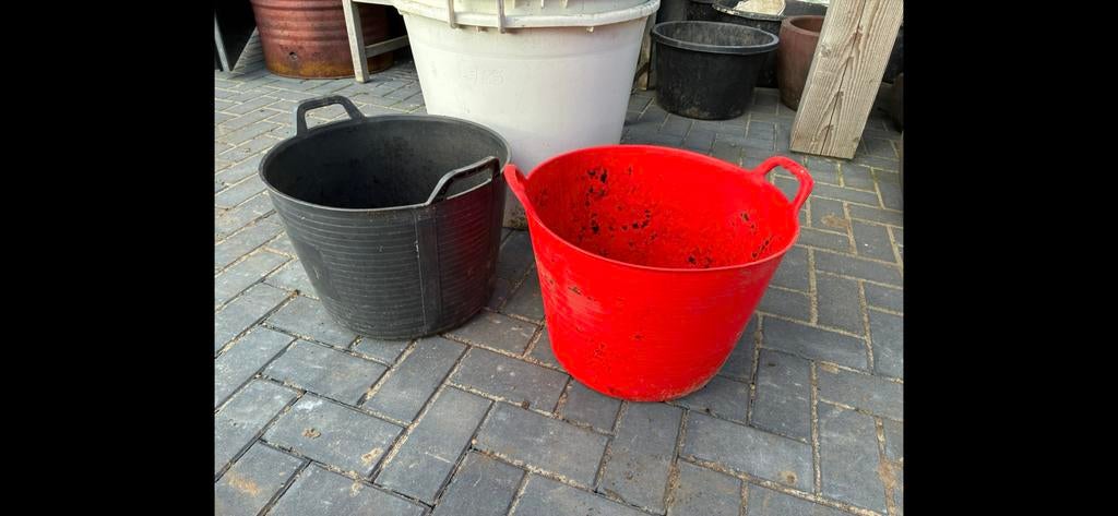 Grote teil met gaten voor planten/ struikjes, Ophalen, Kunststof, Gebruikt, Rond