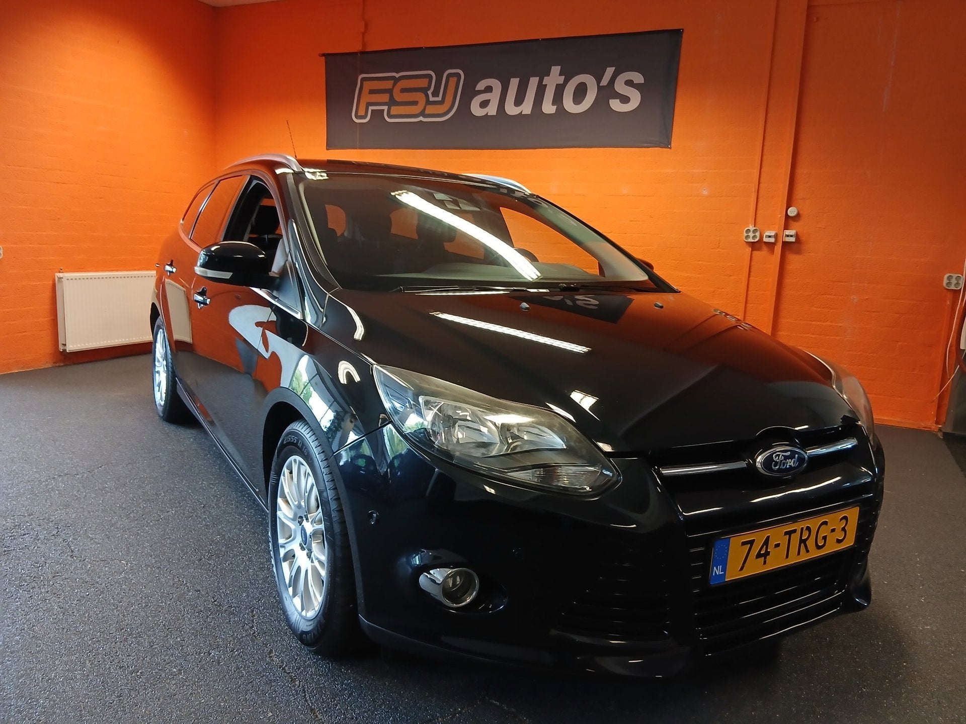 Ford Focus Wagon 1.6 / ECOBOOST / TITANIUM / NAVI / AIRCO!, Auto's, Ford, Gebruikt, Zwart, 4 cilinders, 150 pk