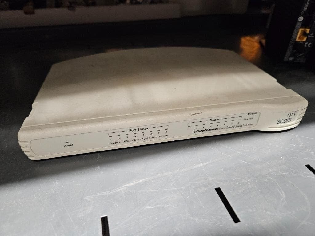 3com OfficeConnect Dual speed switch 8 plus, Gebruikt, Ophalen of Verzenden, X, X