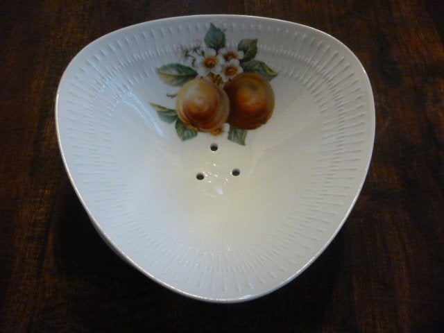 Fruittest Ø 22 cm driehoekig  jaren 50-60, Ophalen of Verzenden, Nieuw, Overige stijlen, Overige typen
