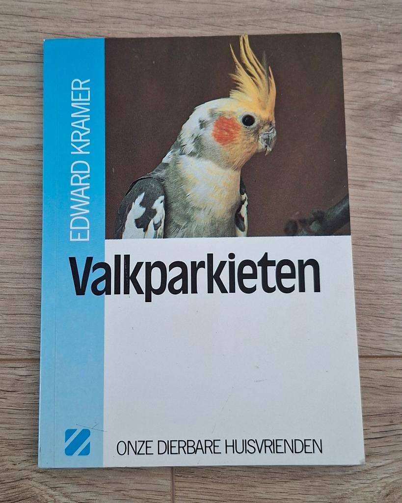Edward Kramer - Valkparkieten, Boeken, Ophalen of Verzenden, Gelezen, Vogels