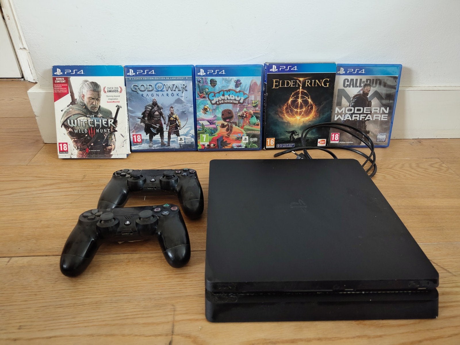 PlayStation 4 Slim met 2 controllers en 5 games, Verzenden, Met 2 controllers, Original, 500 GB