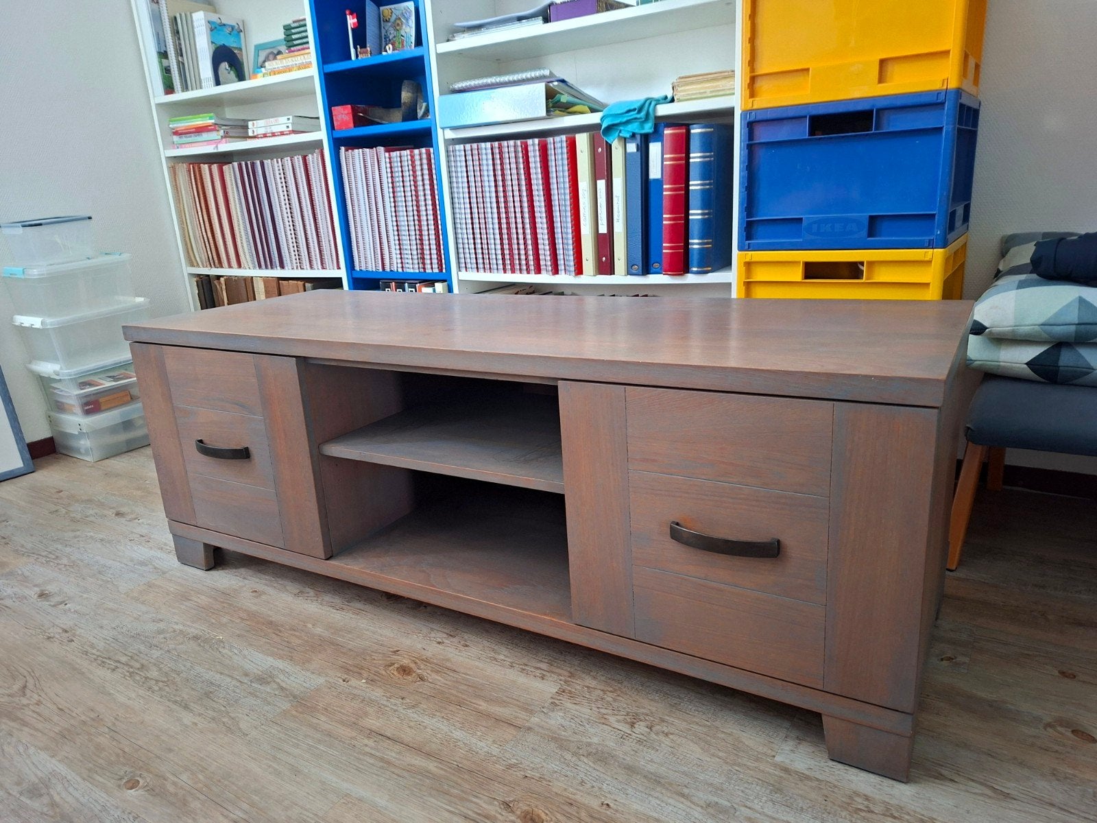 TV-meubel / Dressoir van hout met opbergruimte, Ophalen, Gebruikt, 100 tot 150 cm, Modern / Neutraal