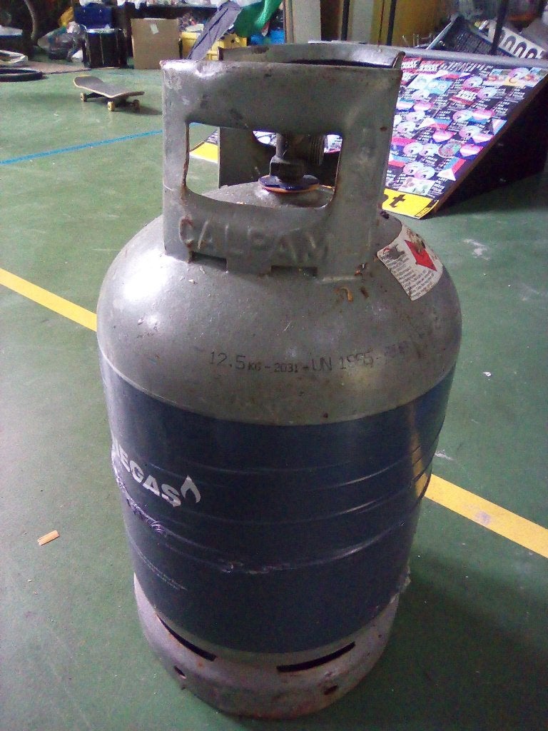 (Lege) Benegas flessen 12.5kg + 10.6kg, Ophalen, Gebruikt