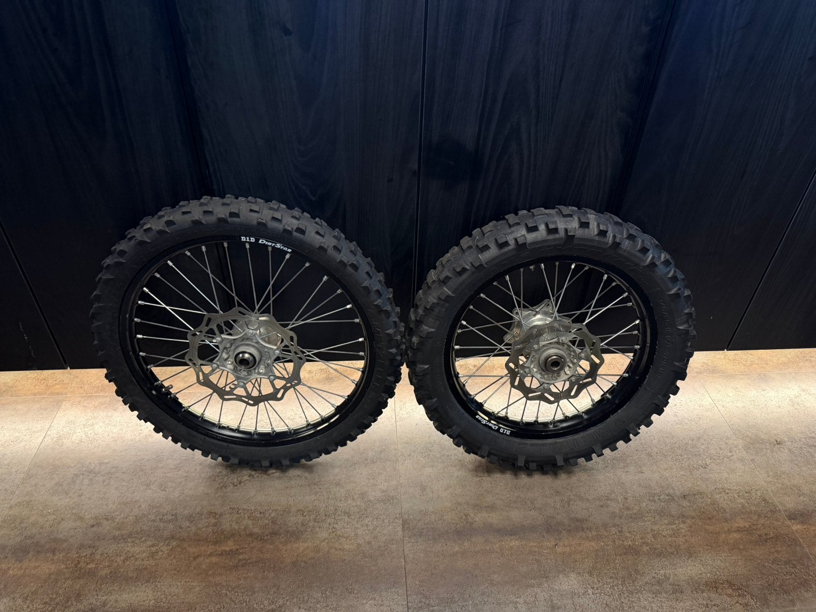 Did enduro wielen ktm en husqvarna 250/300/450 nr696