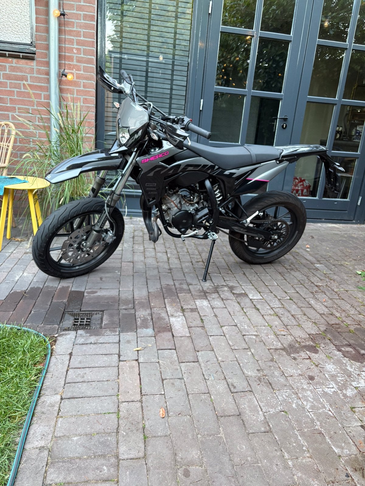 Sherco SM-R 2T schakelbrommer, Fietsen en Brommers, Ophalen, 6 versnellingen, Sherco, Zo goed als nieuw