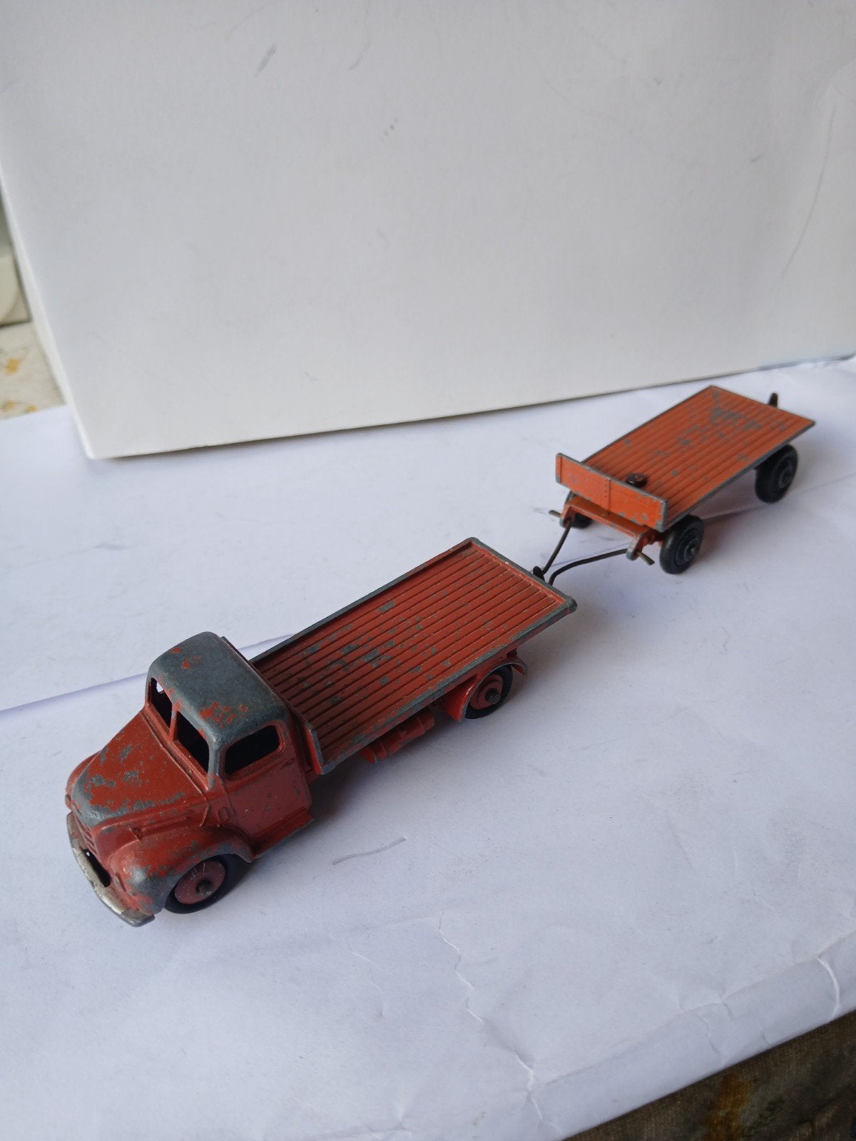 Oranje Fordson met aanhanger.  Dinky toys, Ophalen of Verzenden, Gebruikt, Dinky Toys