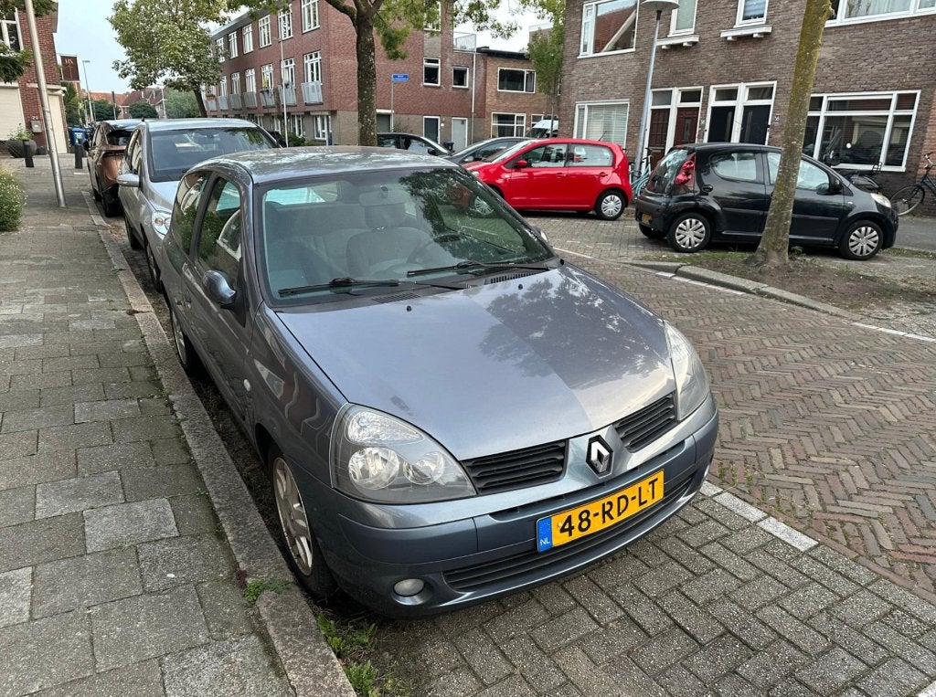 Renault Clio 1.6 16V Dynbas E4 2005 Blauw, Ophalen