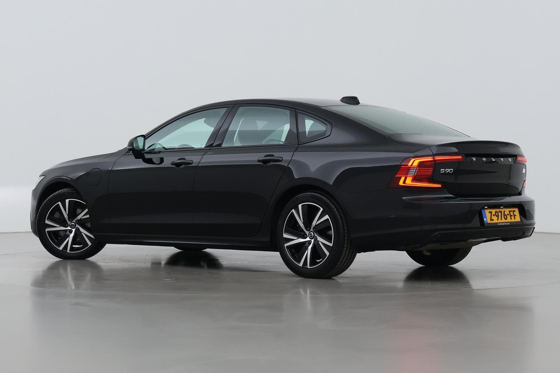 Volvo S90 T8 R-Design | Trekhaak | ACC | Vol-Leder | Ventila, Auto's, Volvo, Euro 6, 4 cilinders, Vierwielaandrijving, Hybride Elektrisch/Benzine