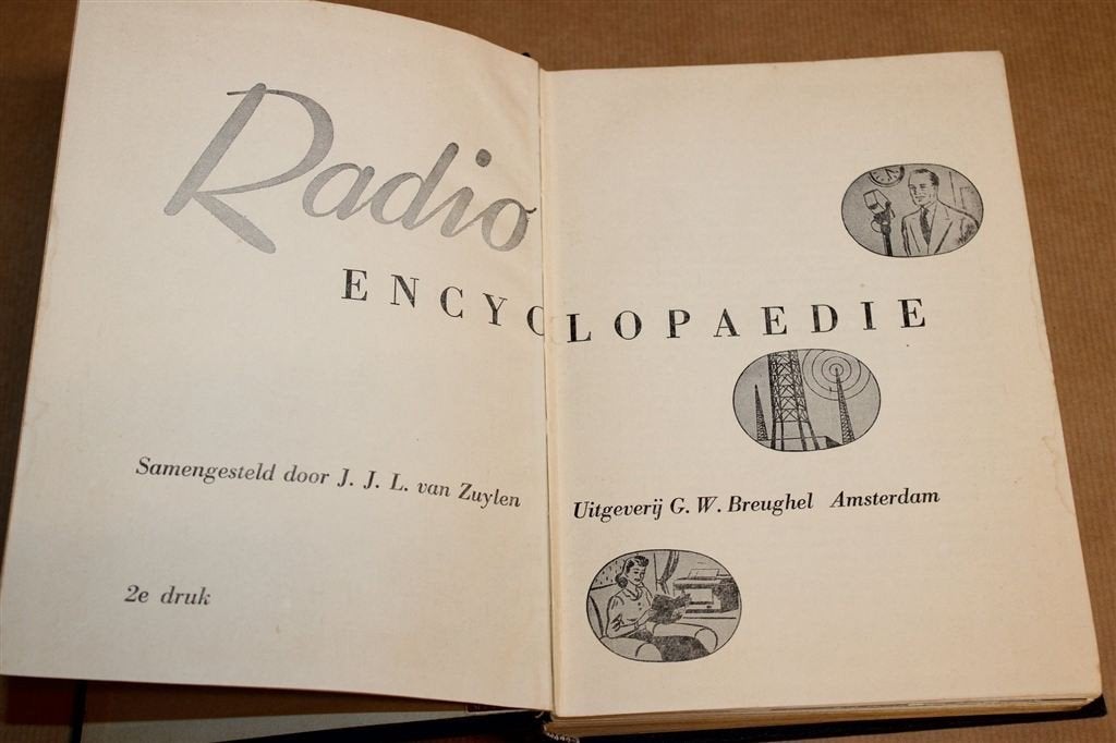 Radio-encyclopaedie — Van Zuylen, Vintage 1949, Boeken, Ophalen of Verzenden, Gelezen, Elektrotechniek