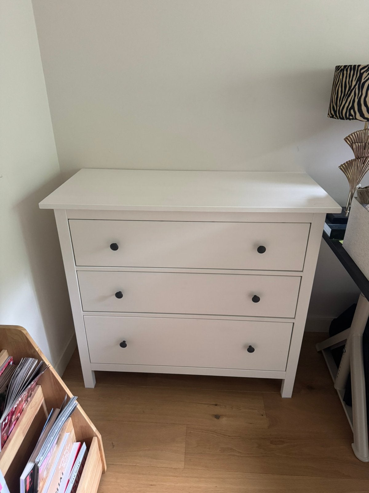 Hemnes IKEA Ladekast, Huis en Inrichting, Ophalen, 100 tot 150 cm, Eikenhout, 3 of 4 laden
