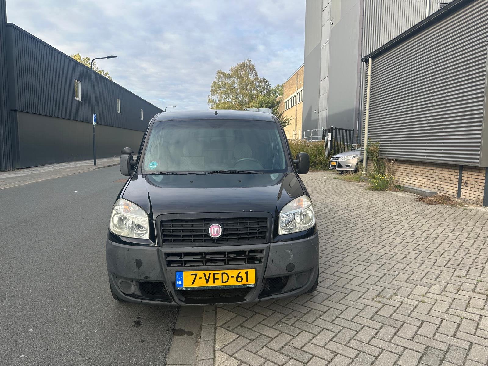Fiat Doblo 1.3 JTD DPF 2009, Auto's, Voorwielaandrijving, 4 cilinders, Zwart, Origineel Nederlands