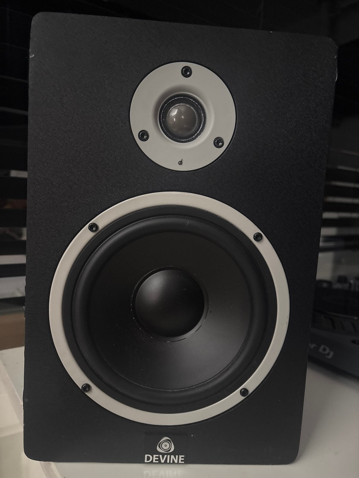 Devine speakers  - Nieuwstaat met doos en kabels, Audio, Tv en Foto, Ophalen, Zo goed als nieuw, 60 tot 120 watt, Overige merken