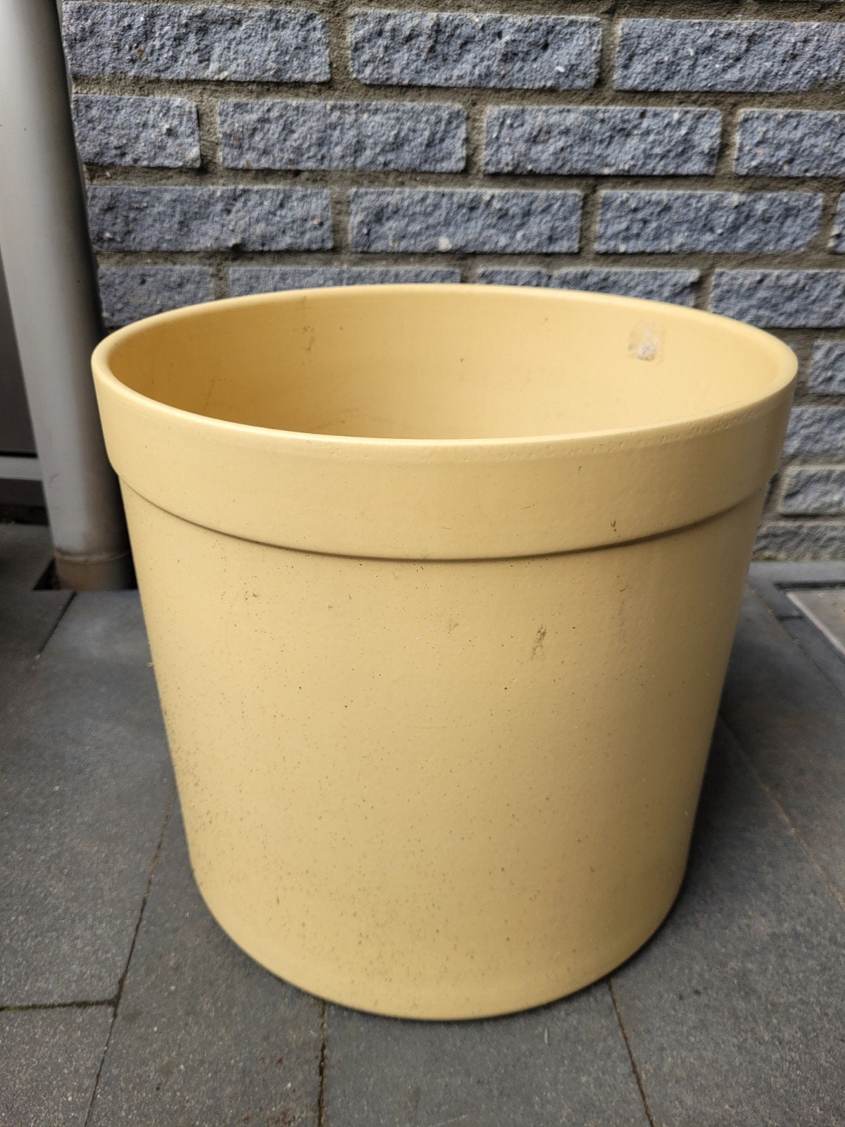 Gele plantenpot van steen, zwaar model (34x34 cm), Tuin en Terras, Steen, Gebruikt, Minder dan 40 cm, Ophalen