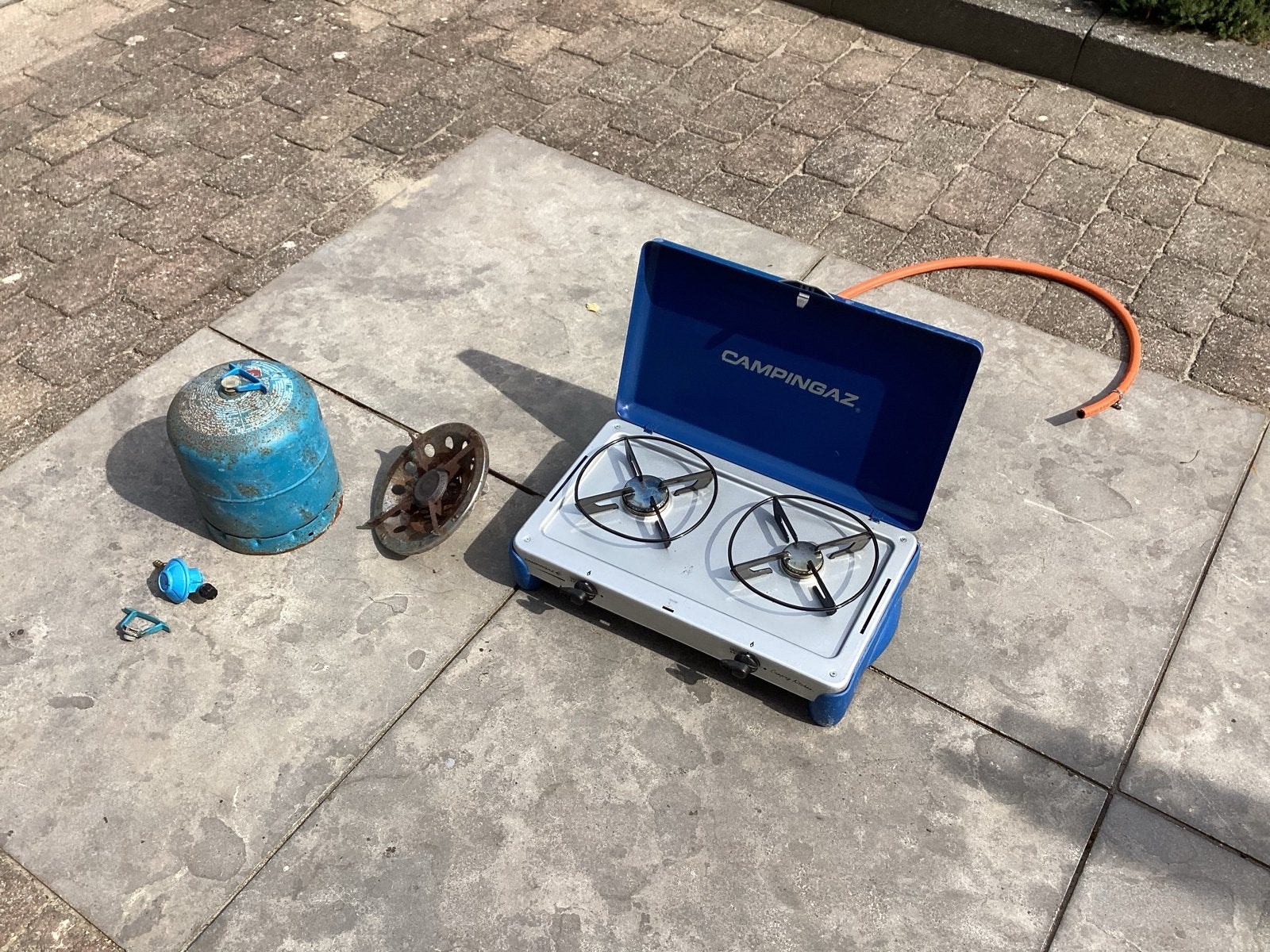 Campingaz gasfornuis met 2 pitten en gasfles, Caravans en Kamperen, Kampeeraccessoires, Gebruikt, Ophalen of Verzenden
