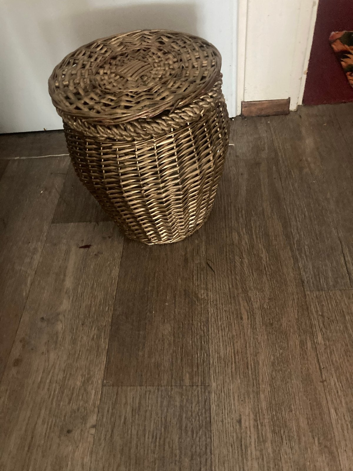 Rieten mand, Huis en Inrichting, Woonaccessoires | Schalen en Manden, Ophalen, Gevlochten, Mand, Zo goed als nieuw