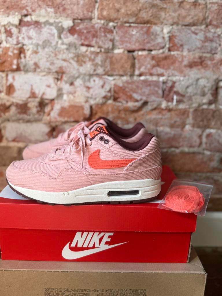 Nike Air Max 1 PRM Corduroy Coral Stardust mt 40.5, Ophalen of Verzenden, Zo goed als nieuw, Overige kleuren