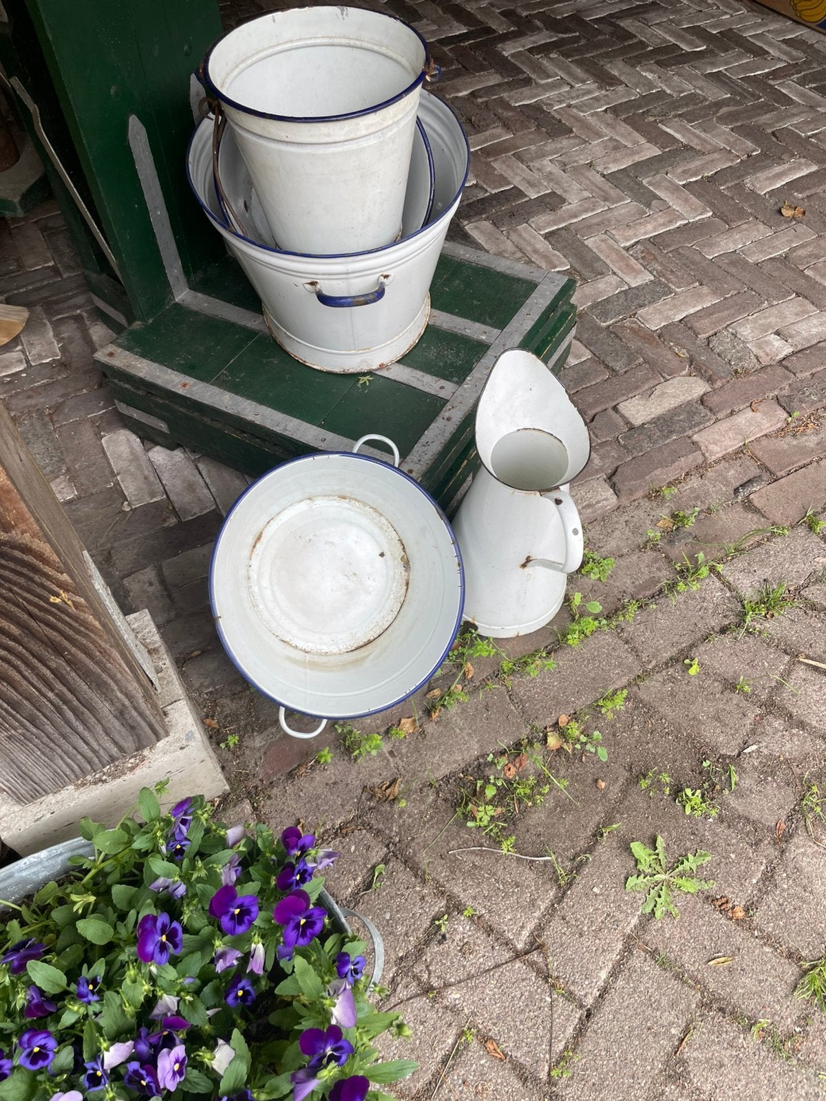 Antieke emaille emmers kan tobbe en nog meer spul, Ophalen