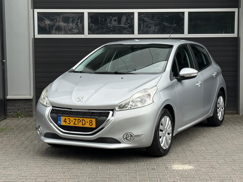 Peugeot 208 1.2 VTi Active Navi, Cruise, PDC, NAP, Voorwielaandrijving, Euro 5, Gebruikt, 31 €/maand